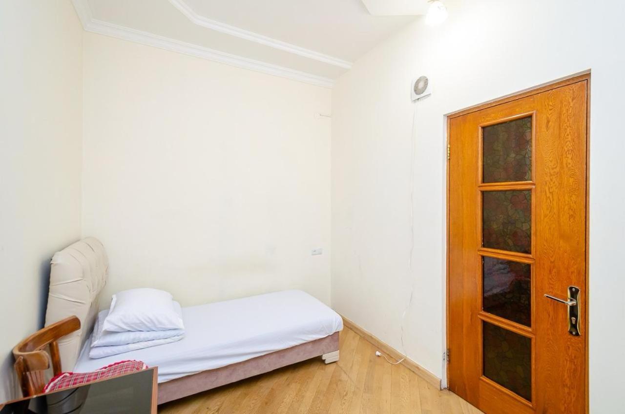 Areva Hostel & Apartment Єреван Екстер'єр фото