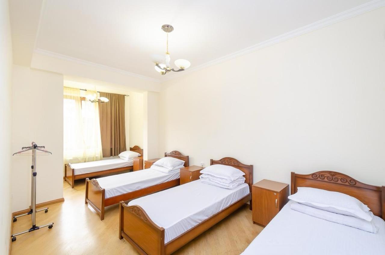 Areva Hostel & Apartment Єреван Екстер'єр фото