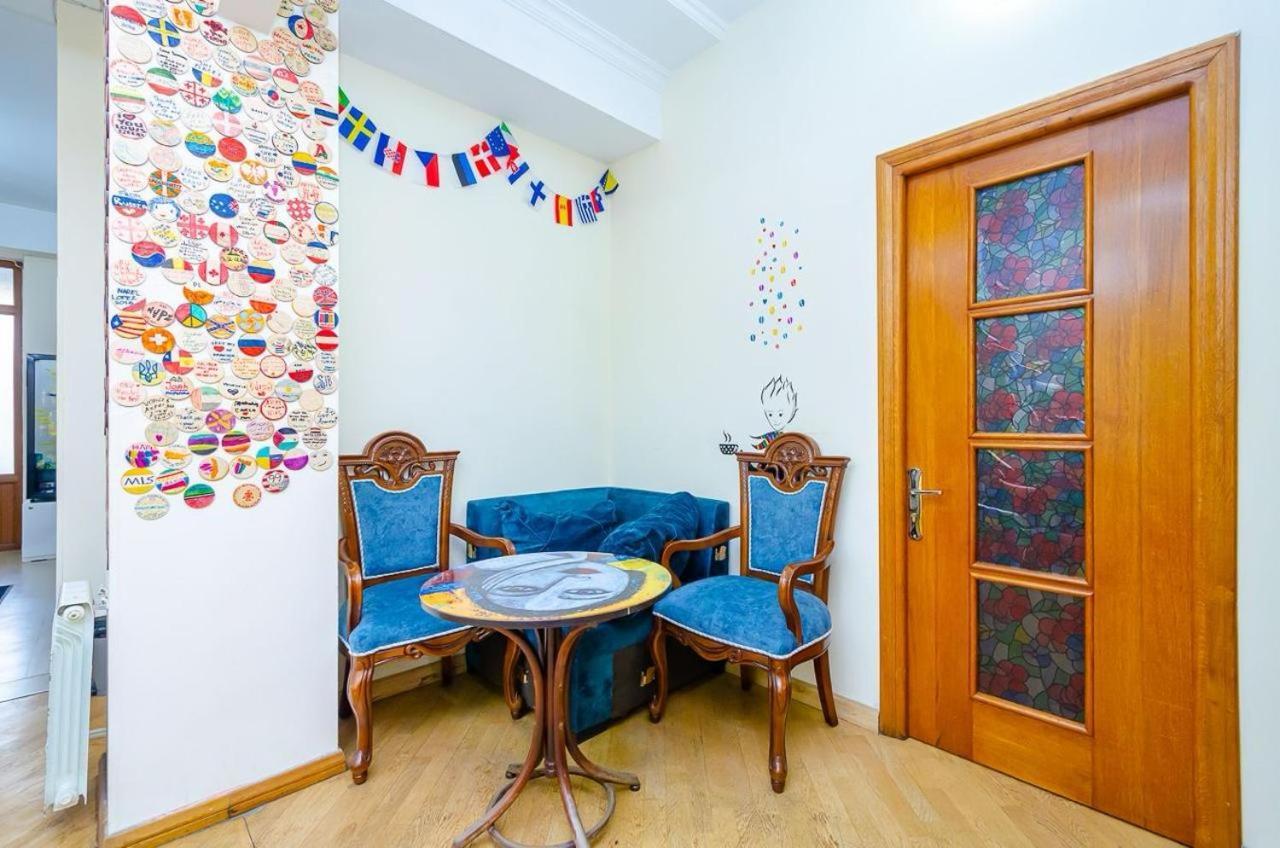 Areva Hostel & Apartment Єреван Екстер'єр фото