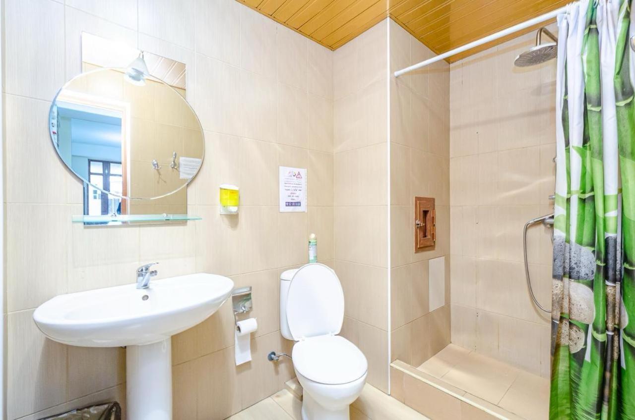 Areva Hostel & Apartment Єреван Екстер'єр фото