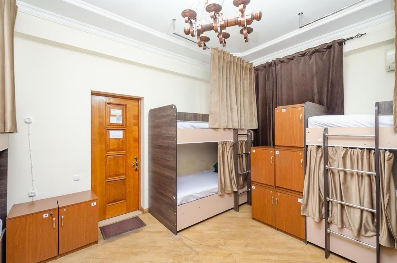 Areva Hostel & Apartment Єреван Екстер'єр фото
