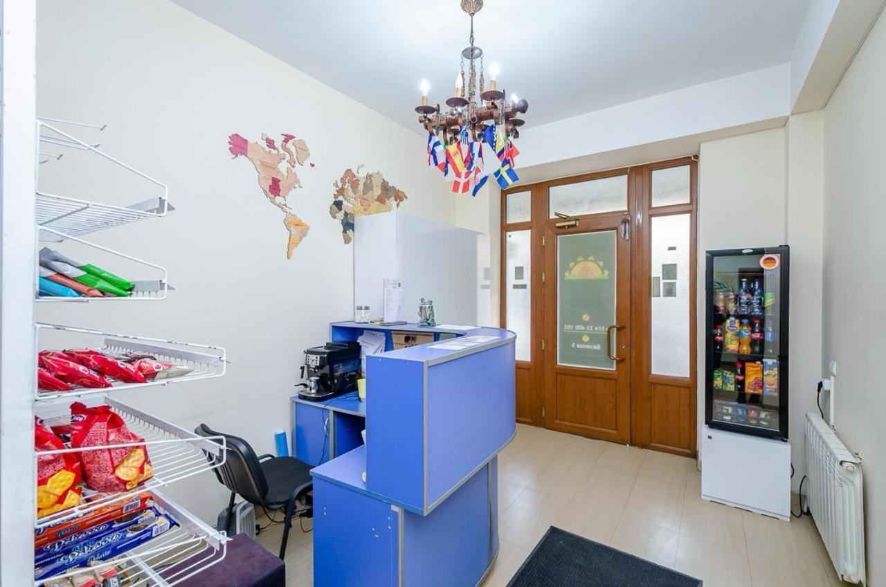 Areva Hostel & Apartment Єреван Екстер'єр фото